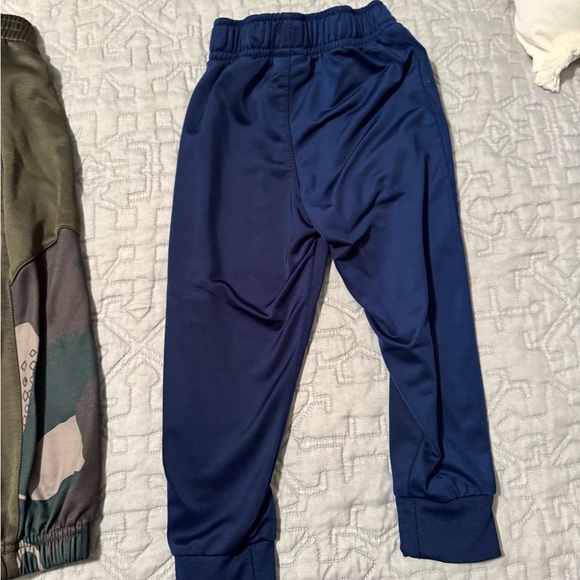 Nike Joggers and Jacket - Picture 5 of 6